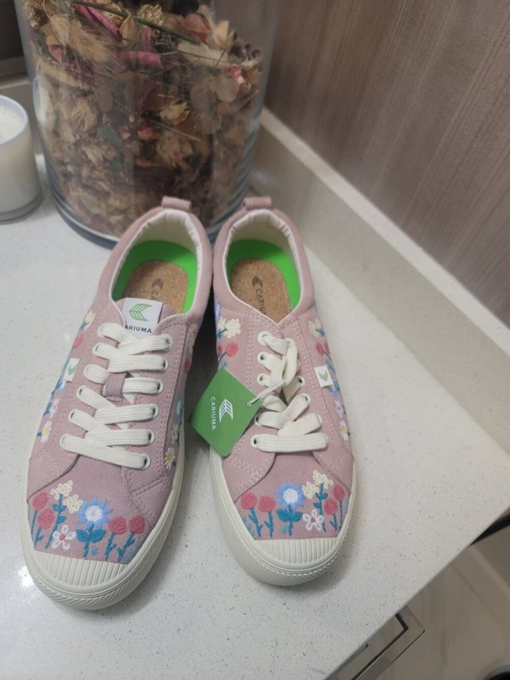 Cariuma Suede Embroidered Flower Sneaker-Sand Women Size 11.5 US New Multicolor - Picture 2 of 9